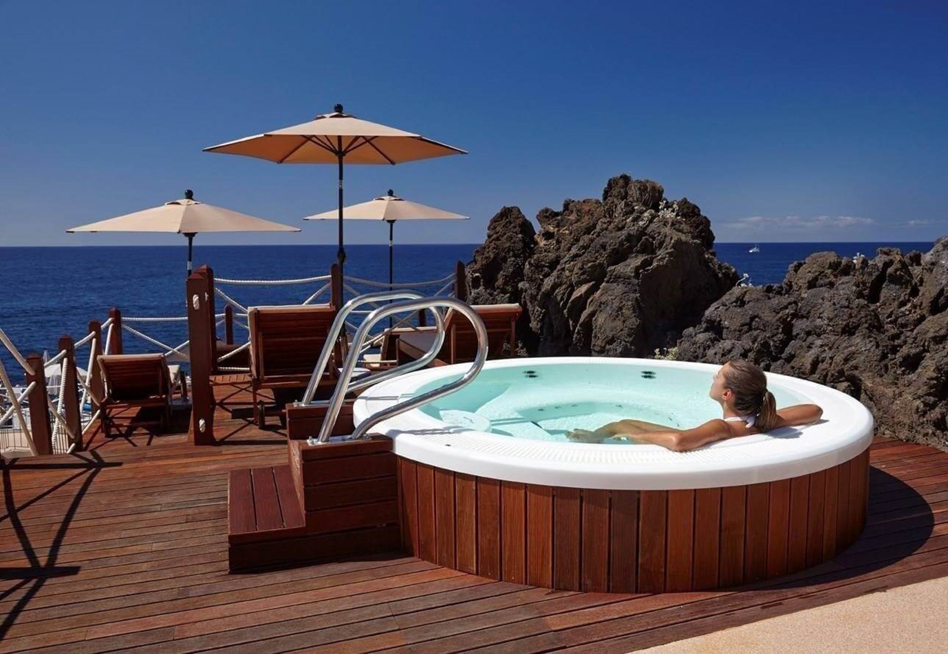 The Cliff Bay - Sea Level Jacuzzi
